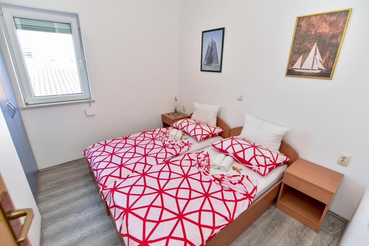 Apartmani Luna Vir Exterior foto